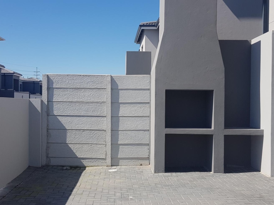 To Let 3 Bedroom Property for Rent in Parklands North Western Cape